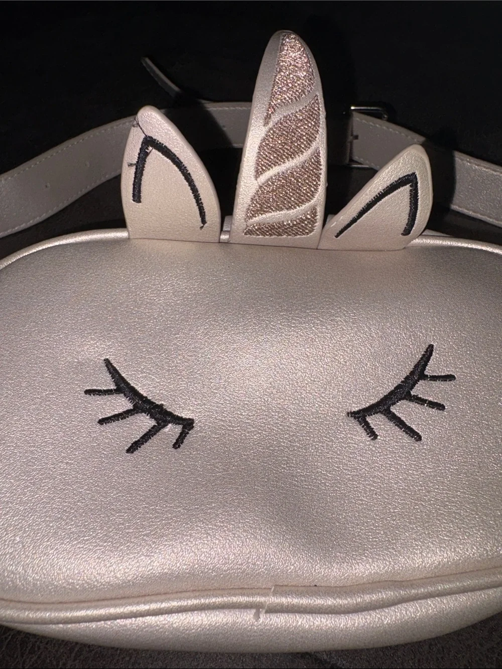T-Shirt & Jeans Shimmery Pearl White Unicorn Belt Bag
